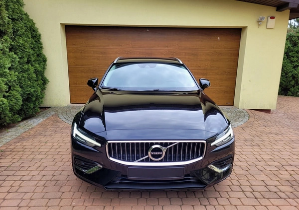 Volvo V60 cena 93600 przebieg: 184000, rok produkcji 2019 z Opoczno małe 352